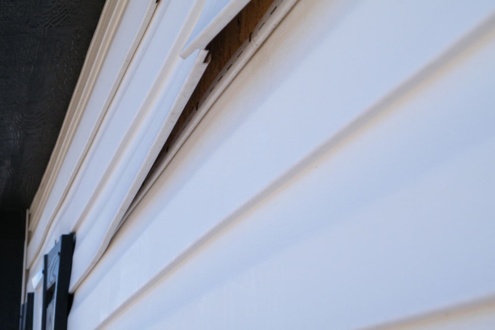 Expert Tips for Effective Vinyl Siding Repair