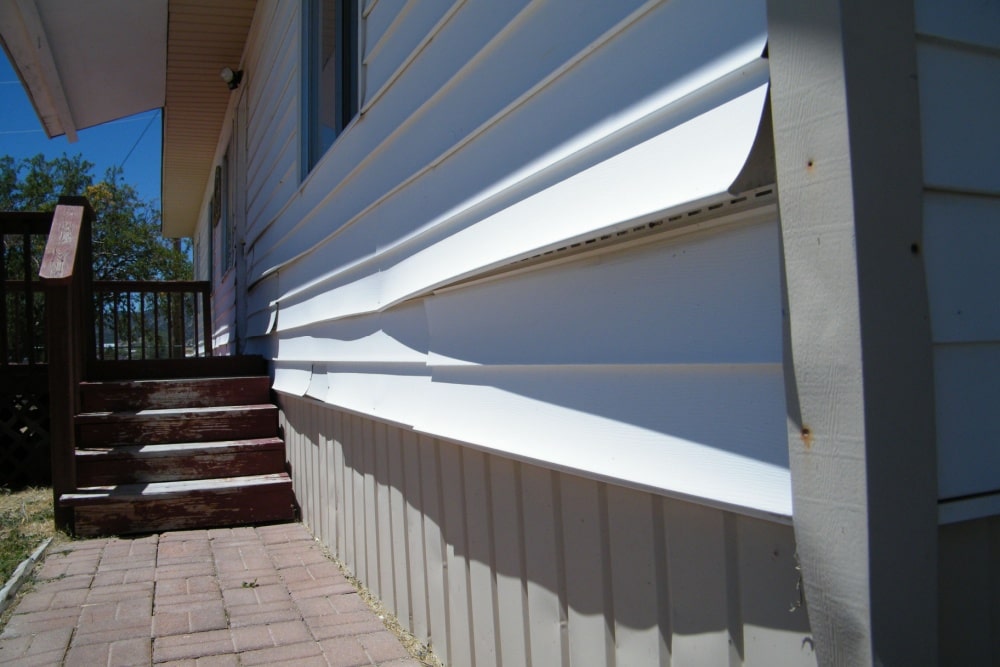 Step-by-Step Vinyl Siding Repair Guide